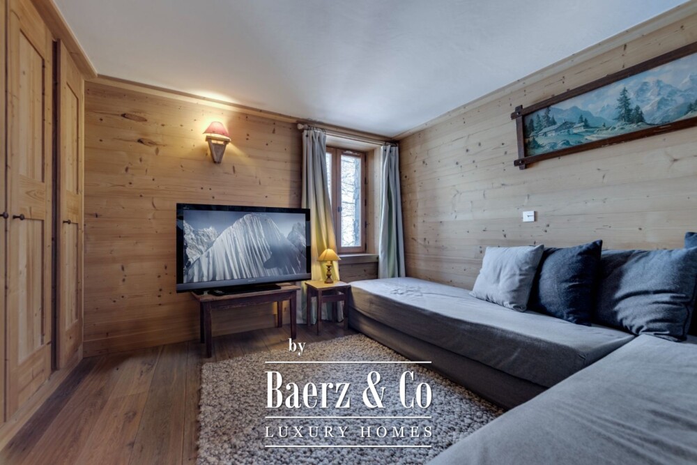 8 ROOM CHALET - MAGNIFICENT VIEW image