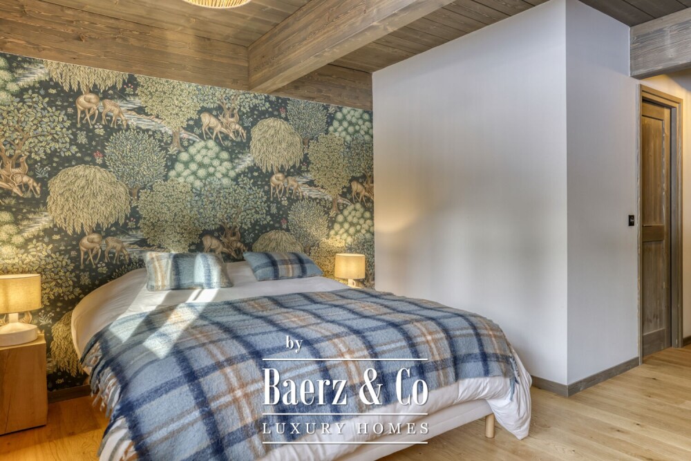 Exceptional chalet - 6 bedrooms - Facing Mont Blanc image