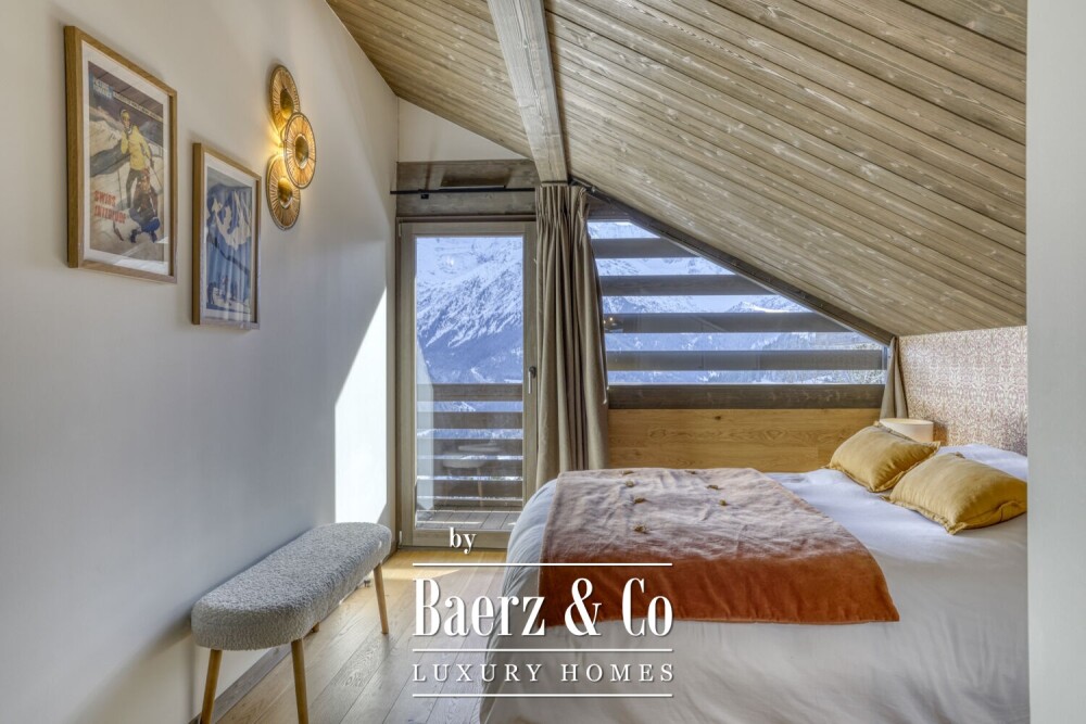 Exceptional chalet - 6 bedrooms - Facing Mont Blanc image
