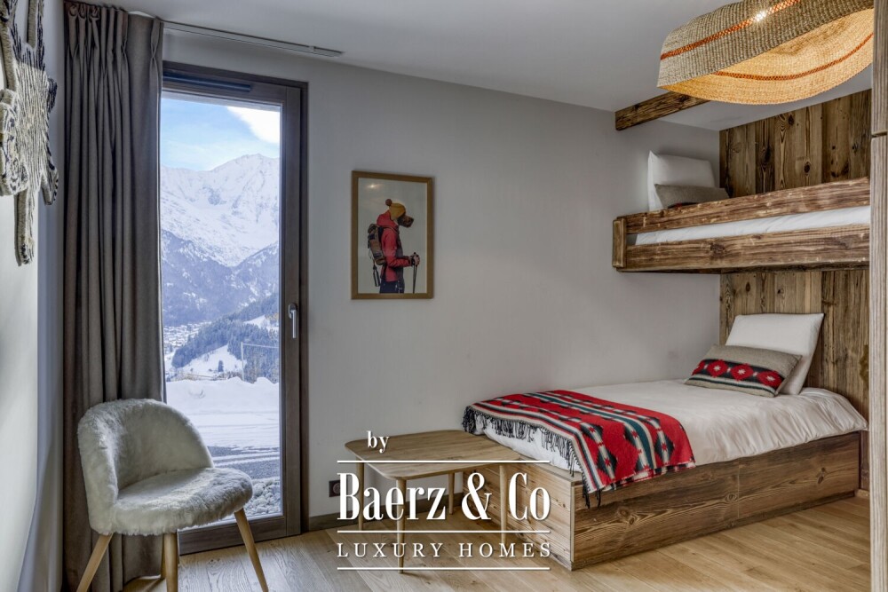 Exceptional chalet - 6 bedrooms - Facing Mont Blanc image