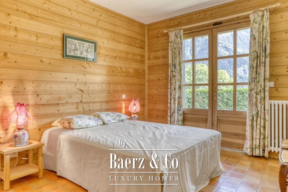 Authentic chalet - 6 bedrooms - Unobstructed views of Mont Blanc image