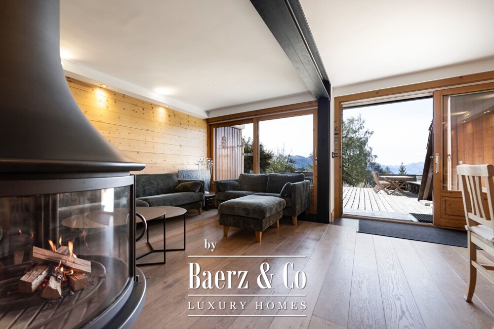5-bedroom chalet - Ski-in/ski-out image