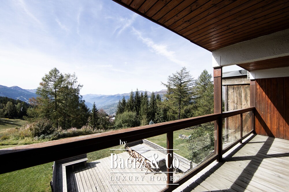 5-bedroom chalet - Ski-in/ski-out image