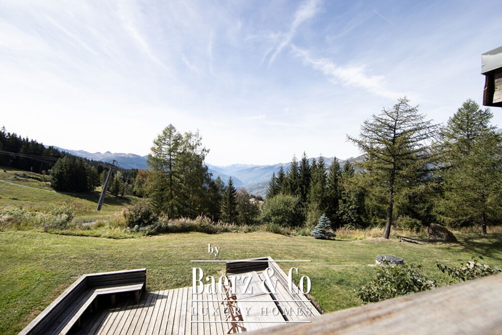 5-bedroom chalet - Ski-in/ski-out image