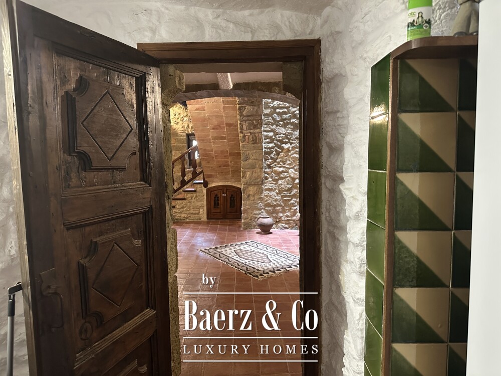 Stone House in Monells image