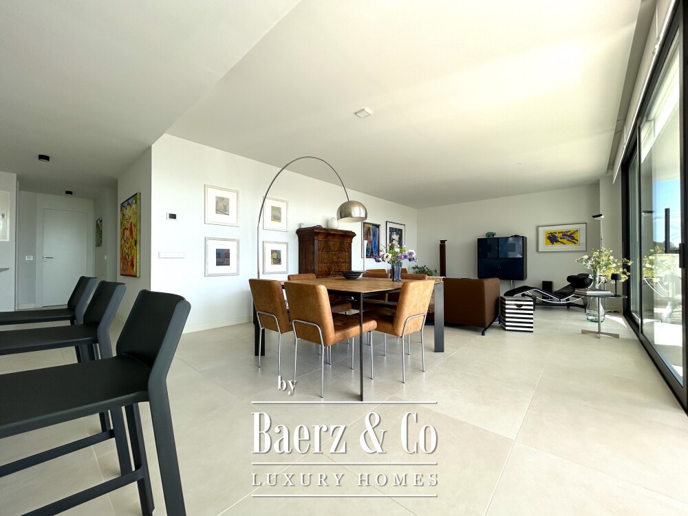 Contemporary Apartment with Sea Views, Higuerón West image