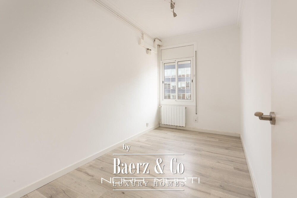 Apartment for sale in Les Corts image
