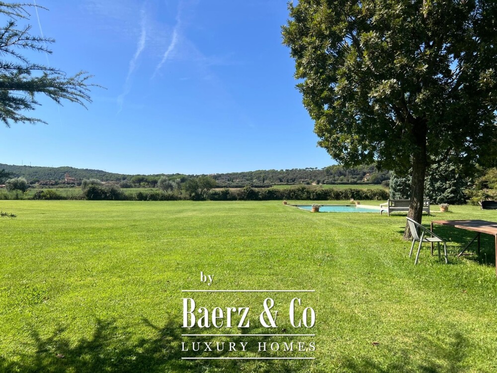 Exclusive House with Garden and Swimming Pool in Torrent image