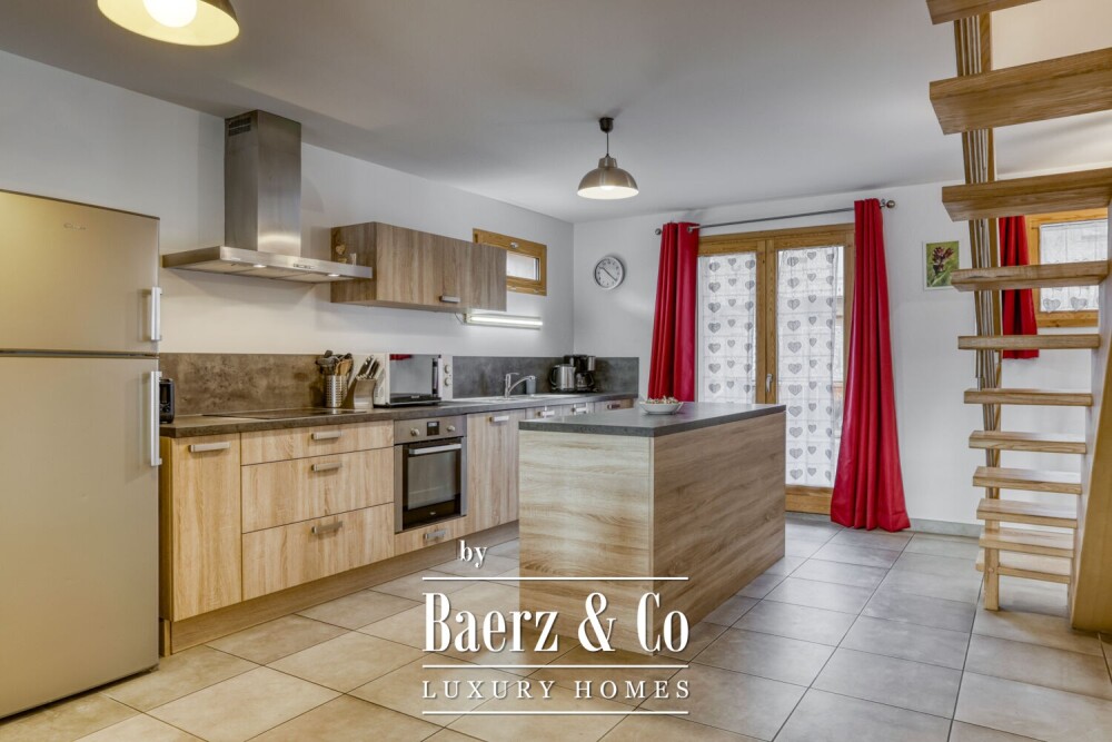 Semi-detached chalet with 6 rooms - Close to the slopes image