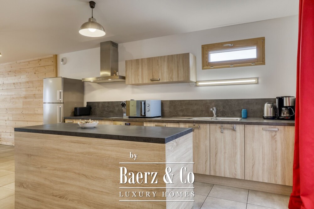 Semi-detached chalet with 6 rooms - Close to the slopes image