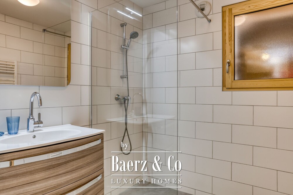Semi-detached chalet with 6 rooms - Close to the slopes image