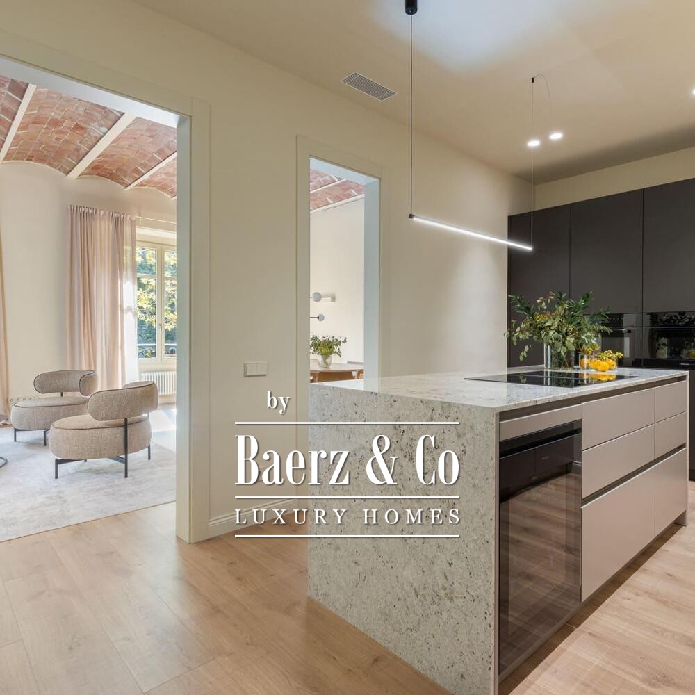 EXCLUSIVE RENOVATED RESIDENCE IN THE QUADRAT D OR · €1,790,000 image