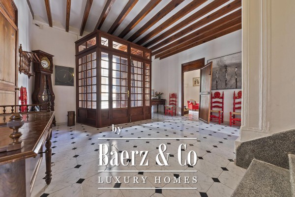 photo 1 Impressive historic house with large plot in Andratx