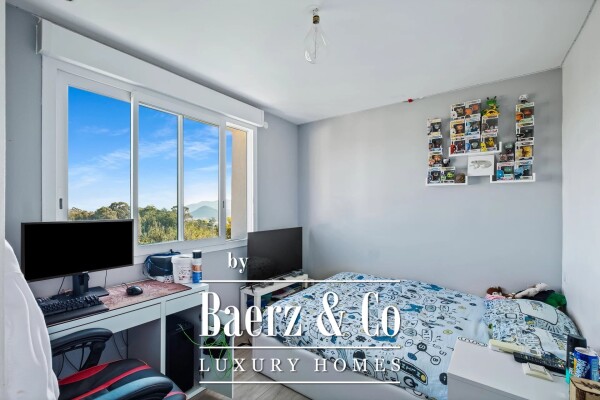 photo 3 Villa with sea view located in Mandelieu