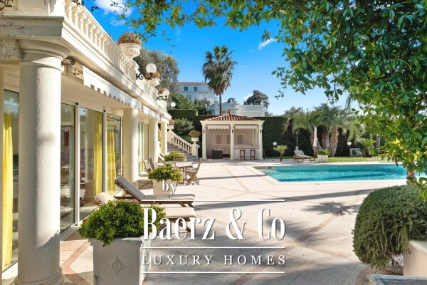 photo 10 Magnificent property close to the sea in Cap D'Antibes.