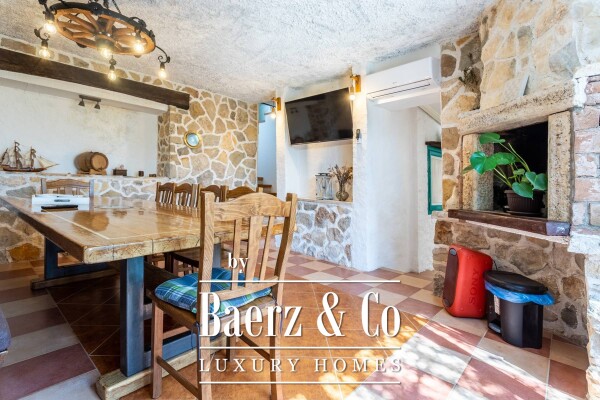 photo 14 Split, Jesenice, Beautiful authentic villa with a sea view