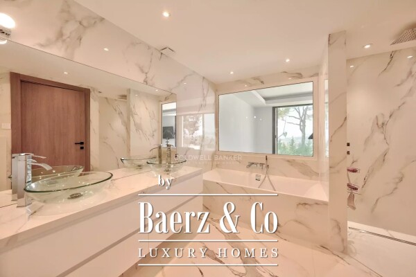 photo 13 Contemporary villa with Seaview