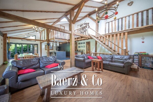 photo 6 TRADITIONAL SEMI-DETACHED FARM HOUSE - WITH GARDEN