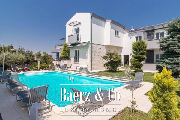 photo 4 Pula, Pješčana Uvala attractive detached villa on a large plot