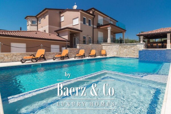 photo 14 Valtura, a luxury villa with a heated pool and a large garden, a rarity on the market