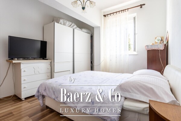 photo 8 Trogir, family house with three apartments near the center