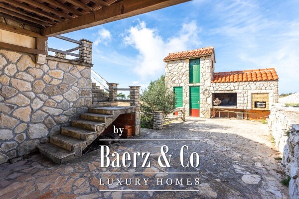 photo 4 Hvar, a large, beautiful property with three houses on a plot of 32500 m2