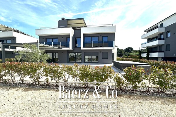 photo 2 Istria, Pomer: Exclusive Modern Villa 260 m2 with Pool and Sea View, 400m from Coast