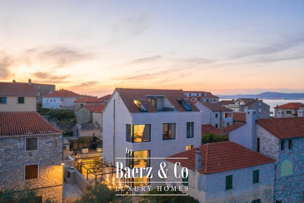 photo 14 Brač, Postira, villa with six residential units - second row from the sea