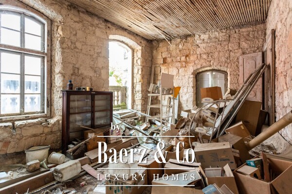 photo 12 Sinj, strict center, house with great potential