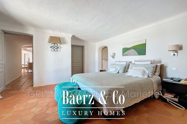 photo 16 Charming Property with Panoramic View of Grimaud Castle – La