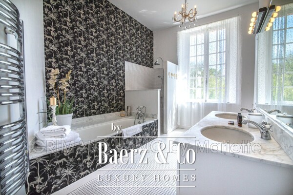 photo 15 property on 24 ha with lake, stable and several houses