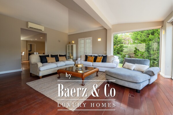 photo 1 Luxurious villa in central area Tenerife south