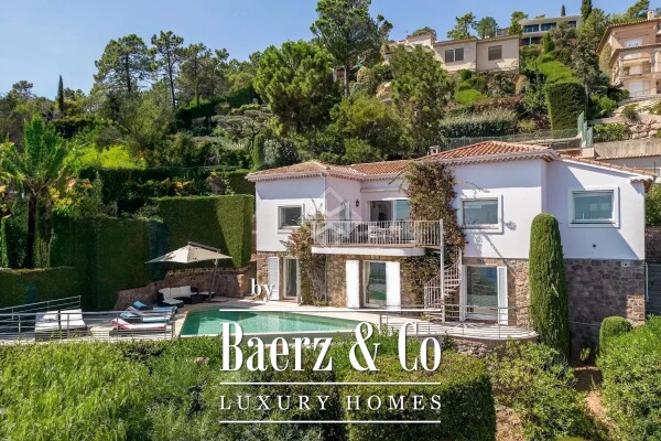 photo 3 Elegant Mediterranean Villa with Dominant Sea View in Le Trayas