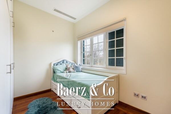 photo 13 Timeless Elegance in the Heart of Hollywood