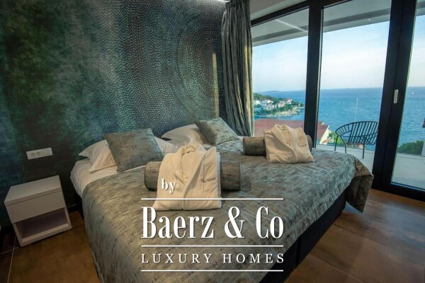 photo 20 Primošten, Bilo, beautiful villa with a swimming pool and sea view, tennis court