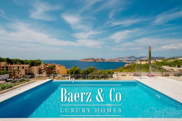 photo 1 Modern Penthouse with sea views and rooftop Pool