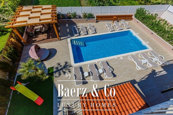 photo 1 Kaštel Lukšić, villa with pool and sea view