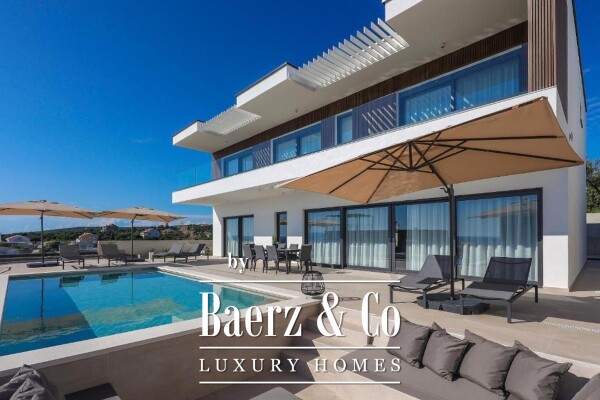 photo 2 Pag – Jakišnica -Luxury villa with heated pool, 4 en-suite bedrooms and wellness – 90 m from the sea