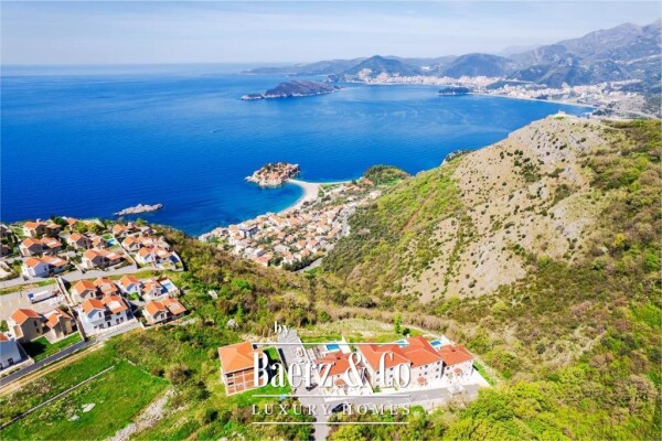 photo 2 Apartment in a Complex with a Pool in Sveti Stefan