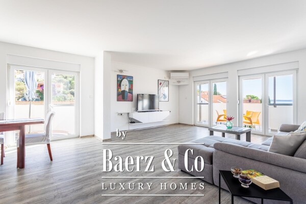 photo 1 Čiovo, Okrug Gornji, furnished house with four apartments and outdoor kitchen, 3rd row from the sea