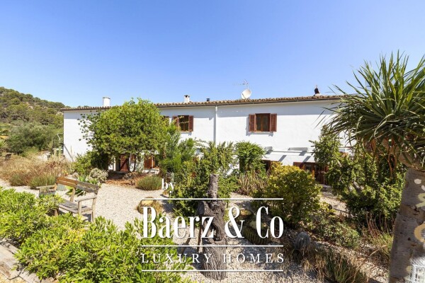 photo 4 Mallorcan finca with character and pool in S’Arracó