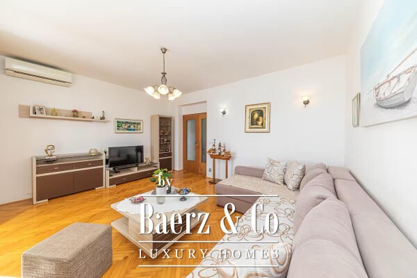 photo 3 Kaštel Sućurac, beautiful house with swimming pool in the first row to the sea