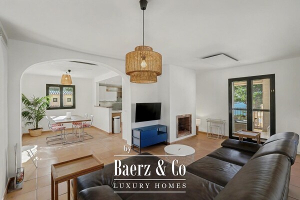 photo 3 Singular house with open sea views and private rooftop