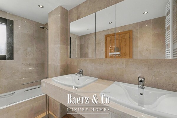 photo 13 Singular house with open sea views and private rooftop