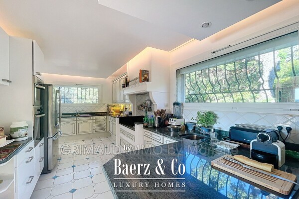 photo 4 Grimaud, France