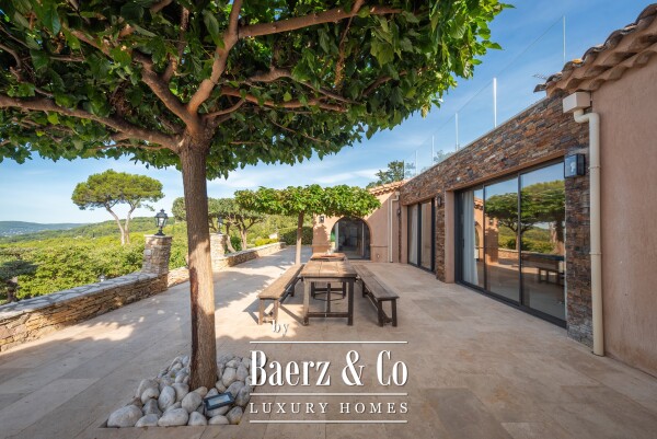 photo 4 Luxury 7-Bedroom Villa for Sale in Draguignan – 263 sqm with Garden, Swimming Pool, Garage & Guest House