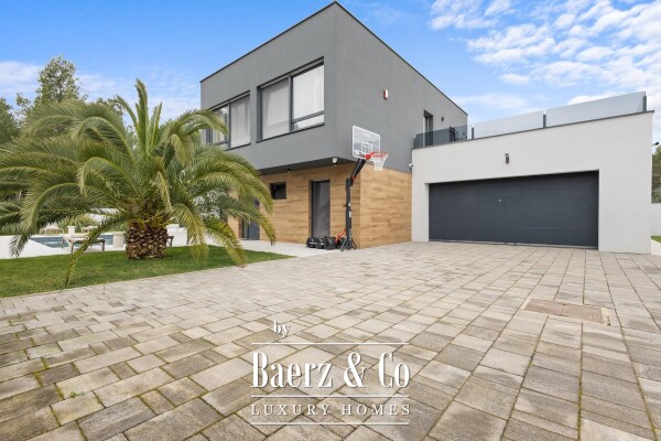 photo 3 Pula, Veli Vrh - modern detached villa with heated pool, gym, tavern, garage