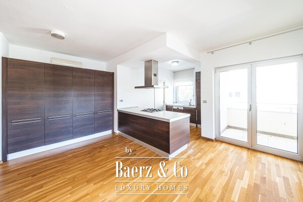 photo 4 Zagreb, Jelenovac, spacious three bedroom apartment with balcony and garden, with 2 garage, 202 m²