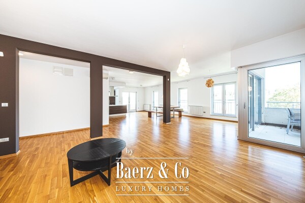 photo 5 Zagreb, Jelenovac, spacious three bedroom apartment with balcony and garden, with 2 garage, 202 m²