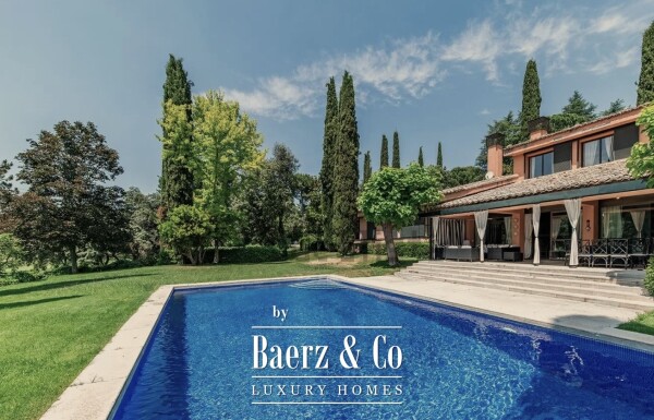 photo 4 Exclusive Frontline Golf Villa Facing Hole 10 at La Moraleja